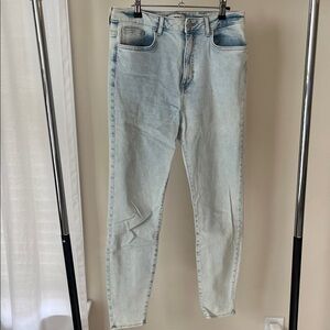 Forever 21 Light Wash Denim Jeans